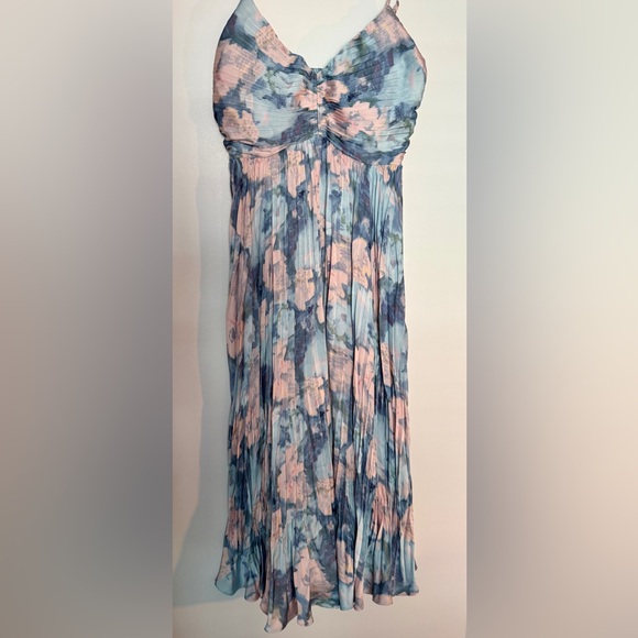 ASTR the Label Maeve Pleated Midi Dress - Picture 5 of 5